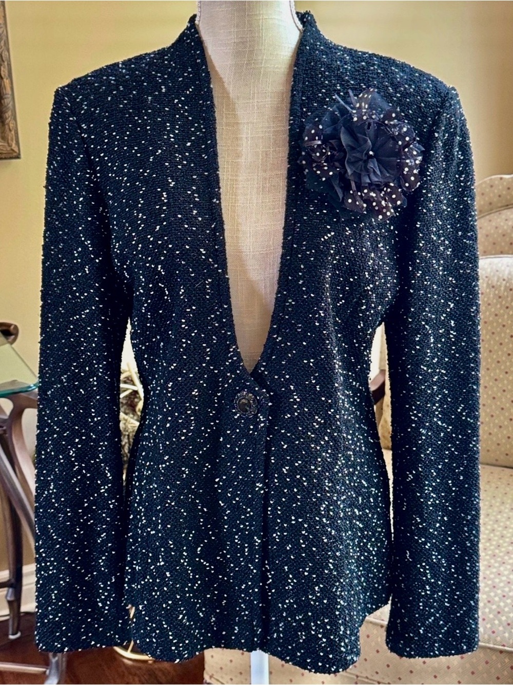 ST. JOHN -Sz12- Black Sparkle Bouclé Women's Blazer with Floral Brooch Vintage - Picture 10 of 14